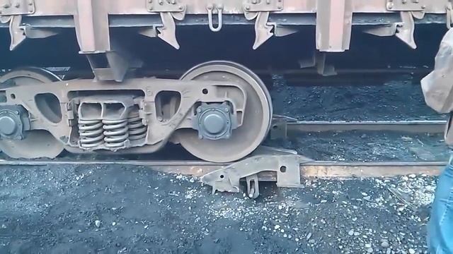 ПОЕЗД СОШЕЛ С РЕЛЬС 2019!!!! СМОТРИ КАК НЕ НАДО ШУТИТЬ ЧП!!! смотреть онлайн