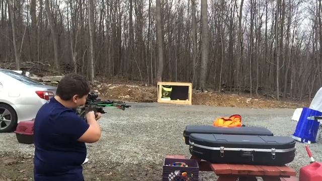 Homemade archery target range for crossbow смотреть онлайн