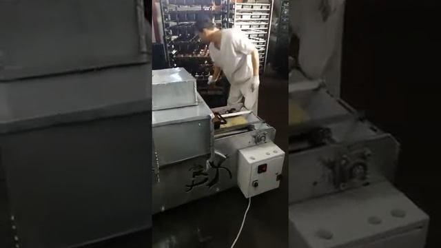 Экономный на 60%,чистый,станок для смазки хлебный формы.+79245240166,Эл.адрес safaryan0909@mail.ru смотреть онлайн