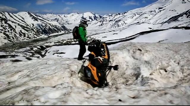 Ролик № 10 Мутновский вулкан и водопад Опасный) смотреть онлайн