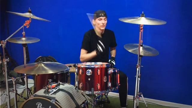 Britney Spears - "Toxic/Womanizer" (Drum Cover) - One Take смотреть онлайн