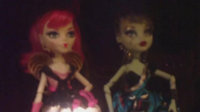 Monster High Collection Camera tour of 35+ Dolls. Sweet 1600, Dead Tired..etc смотреть онлайн