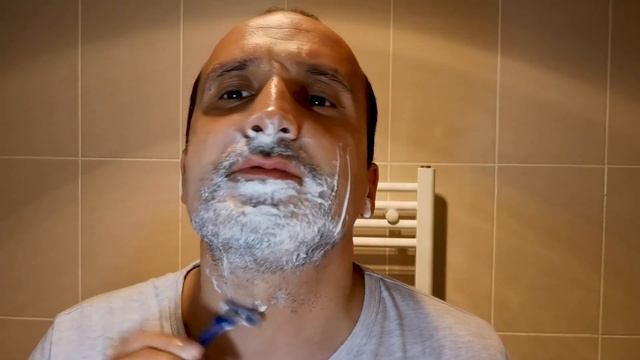 Gillette Blue 3 ile tıraş oldum смотреть онлайн