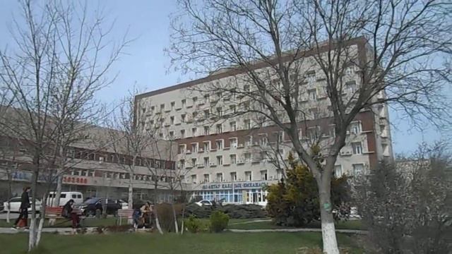 Город Ақтау весной | 7 мкр - всё цветёт у 1-ой городской поликлиники смотреть онлайн