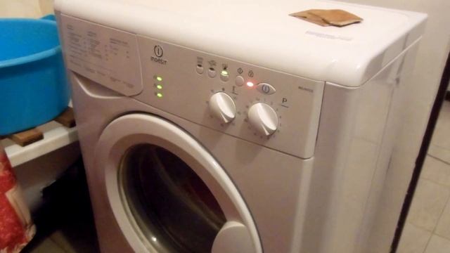 Indesit WIUN 103 (Earthquake) смотреть онлайн