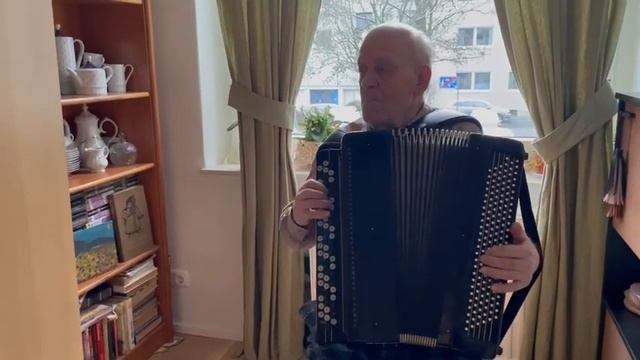 ЛАНДЫШИ СВЕТЛОГО МАЯ ПРИВЕТ смотреть онлайн