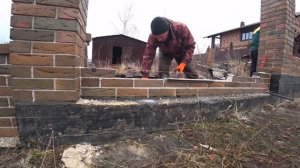 КЛАДКА простенков ЗАБОРА ИЗ ОБЛИЦОВОЧНОГО КИРПИЧА. БАВАРСКАЯ КЛАДКА С БЕЛЫМ ШВОМ. Часть 2