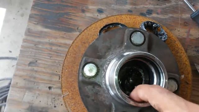 132 Nissan B15 Rear Hub Assembly смотреть онлайн