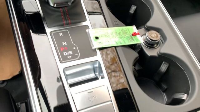 2021 AUDI RS6 AVANT | Walk Around смотреть онлайн