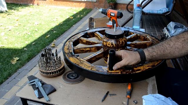 Люстра в беседку из деревянного колеса с LED лампами смотреть онлайн