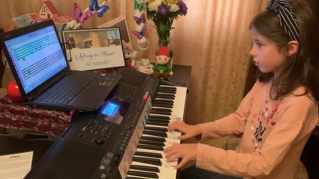 Liza. Чтение нот с листа на 4 презентации: Ф.Мендельсон "Свадебный марш" смотреть онлайн