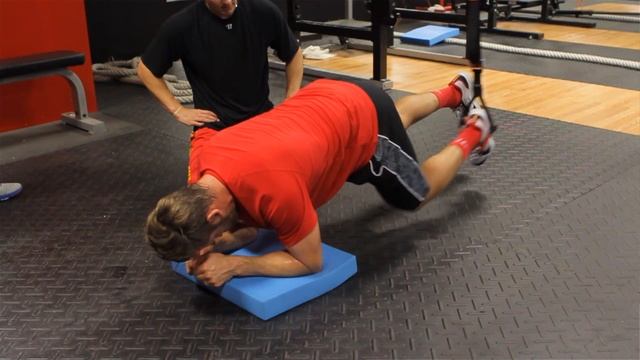 How to Perform Henrik Zetterberg's Suspended Core Series for Hockey Players смотреть онлайн