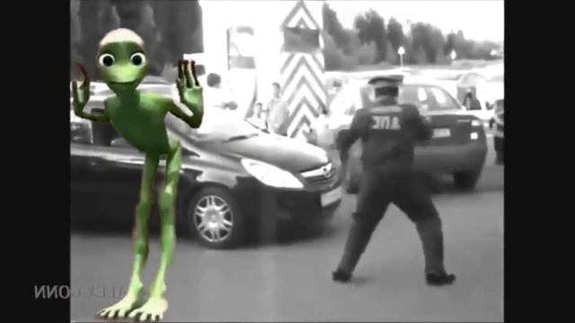 Угарные танцы из прошлого -черно белое кино. Деревенские танцы с зеленым Человечком #настроение смотреть онлайн