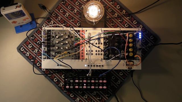 Sleepy Sequence (Korg SQ-1, Eurorack, and Alesis Nanoverb) | Simon Hutchinson смотреть онлайн