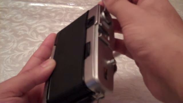 Unloading 35mm Film From The Olympus Trip 35 смотреть онлайн