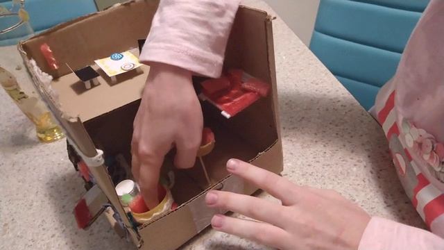 Самодельный домик для маленьких игрушек! смотреть онлайн