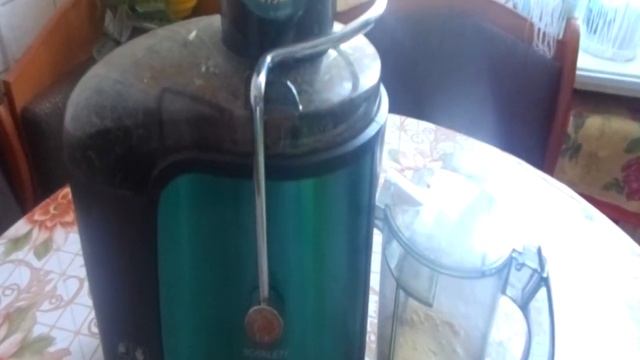 Делаем яблочный сок\Отзыв о соковыжималке Scarlett