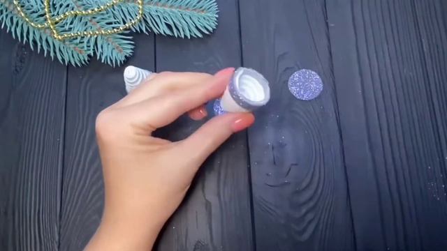 Новогодние ёлочные игрушки из фоамирана / Christmas tree decorations from foamiran смотреть онлайн