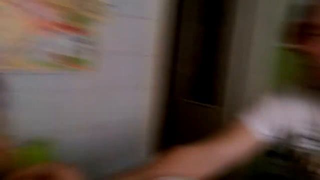 Хлоя трясёт головой смотреть онлайн