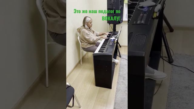 🤫 Подглядываем в кабинеты | Кто играет? смотреть онлайн