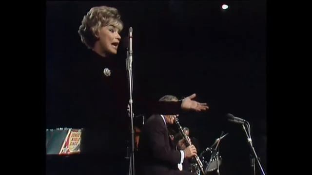 The Lady Is A Tramp - Benny Goodman 1972 (feat. Lynn Roberts) смотреть онлайн