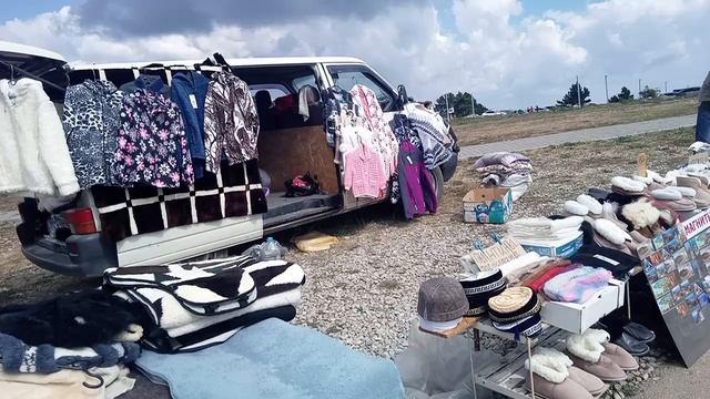 Нелегальный рынок на Ай-Петри в упор не видит муниципальный контроль во главе с Александром Галибой смотреть онлайн