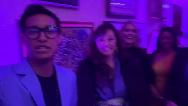 TAYLOR SWIFT LE DICE HERMOSA A MI MAMA! - GRAMMYS 2024 VLOG смотреть онлайн