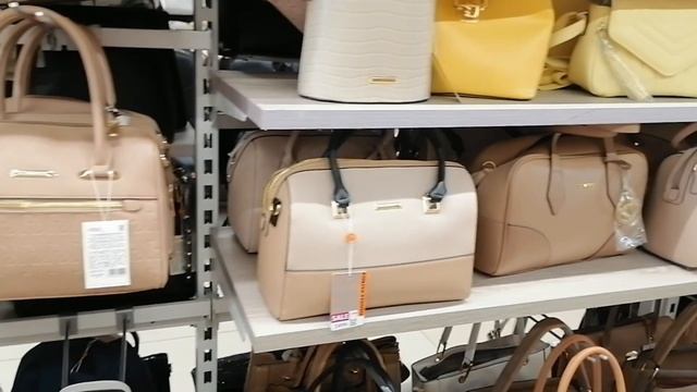 Еженедельный влог|? Крем от Stellary, фудкорт в TЦ, обувные магазины Berconty, Kari. смотреть онлайн