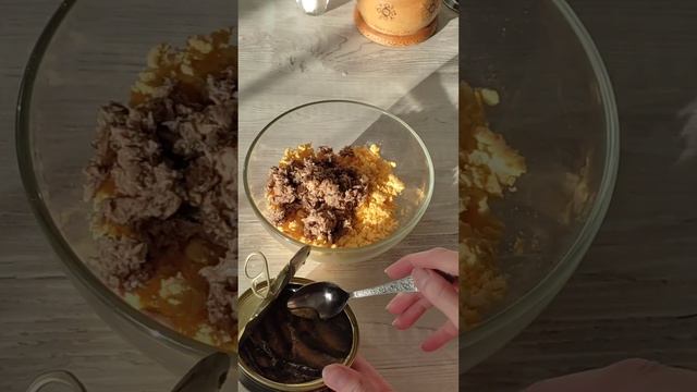 Фаршированные яйца со шпротной начинкой смотреть онлайн