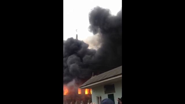 Центральная мечеть в дагестанском Кизляре (пожар) смотреть онлайн