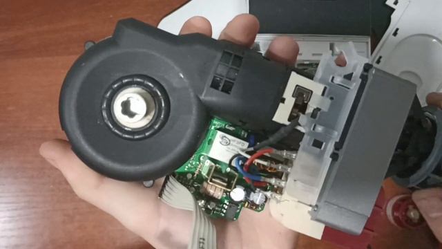 Кухонный комбайн Bosch MUM 52131 смотреть онлайн