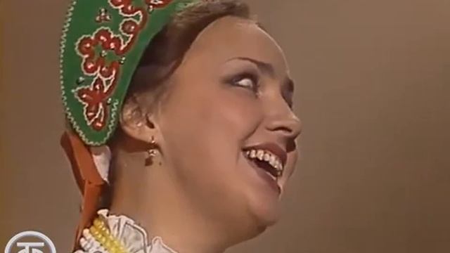 Любовь Файзуллина - На окошке два цветочка. Баянисты Анатолий Вергопуло и Олег Морозов смотреть онлайн