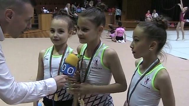 Над 40 клуба по Художествена гимнастика категория Б ансамбли мериха сили и талант на ДП - В.Търново смотреть онлайн