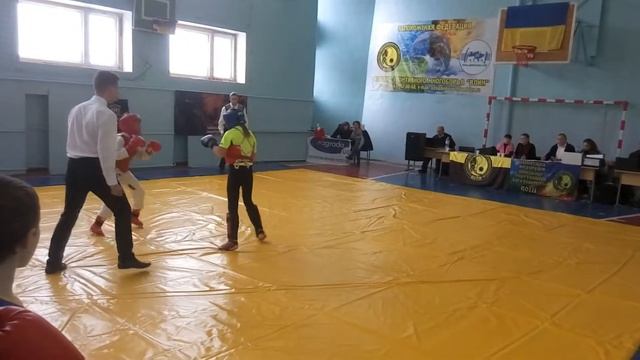 Я в синем шлеме и зеленой 
футболке