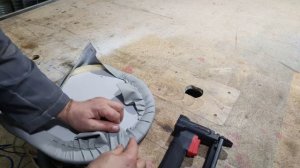 Перетяжка круглых сидений своими руками