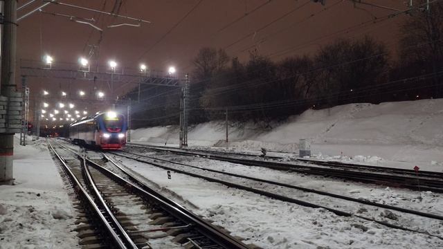 Первый рейс! РА3-002 поезд №7301 Москва-Новомосковск-Узловая | Коломенское смотреть онлайн