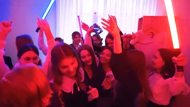 Выпускники 6 школы 11 кл г Заинск - Фотостудия Небо - Выпускные альбомы смотреть онлайн