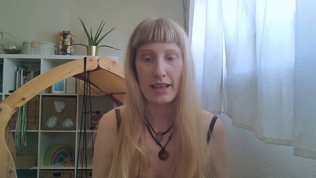 How to crochet when toddlers play around me? смотреть онлайн