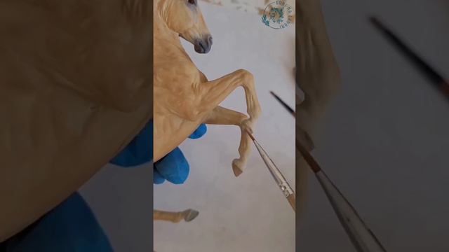 Скульптура коня