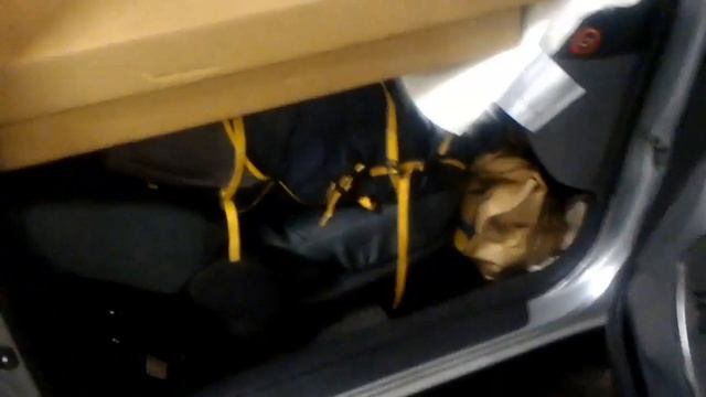 Как впихнуть слона в муху (вместимость трёхдверного Яриса) смотреть онлайн