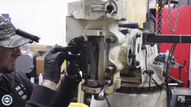 Milling Machine Repair and Rehab! смотреть онлайн