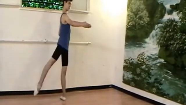 Battement double frappé на 45°. смотреть онлайн