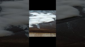 Как быстро очистить велюровый пуфик от сока