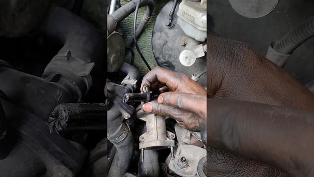 Crankshaft position sensor location on Ford Mondeo MK3. This was done Long times ago. смотреть онлайн