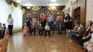 Оркестр шумовых инструментов: песня«Казаки в Берлине»