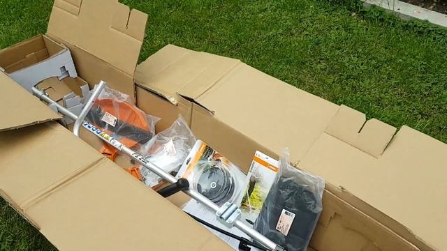 Zawartość pudełka kosy STIHL FS 250 смотреть онлайн