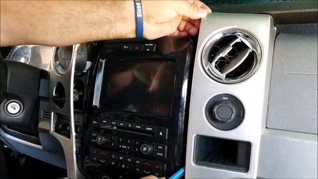 How to Remove Radio / Navigation / Touch Screen from 2011 Ford F150 for Repair. смотреть онлайн