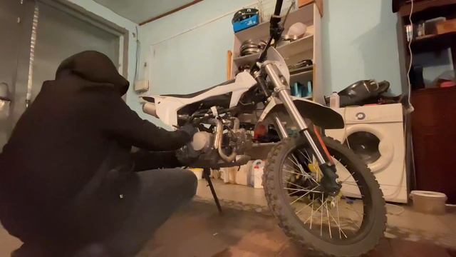 В гараже с питом❤️ Романтика?? смотреть онлайн