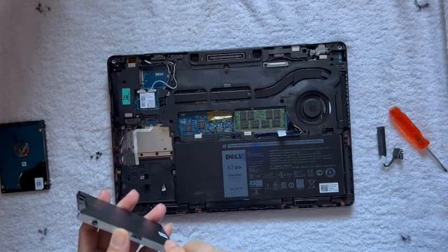 Nâng cấp ổ cứng SSD cho laptop Dell Latitude E5470 смотреть онлайн