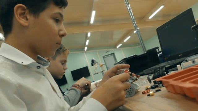 Конкурсные роботы и 3 - Д рисунки "Made-in-RU School" 21.11 18.00 смотреть онлайн